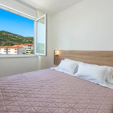 Apartment Mokos Modern