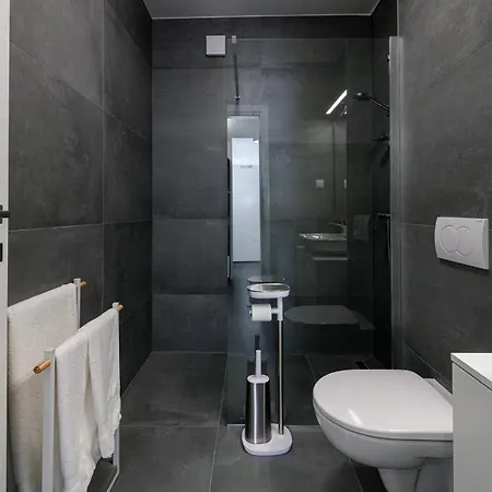 Mokos Modern Apartment